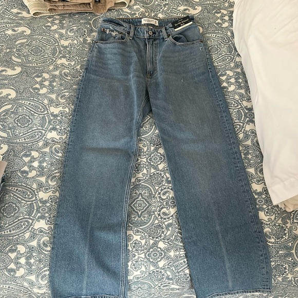 A&F Curve Love High Rise 90s Relaxed Jean - Picture 2 of 5